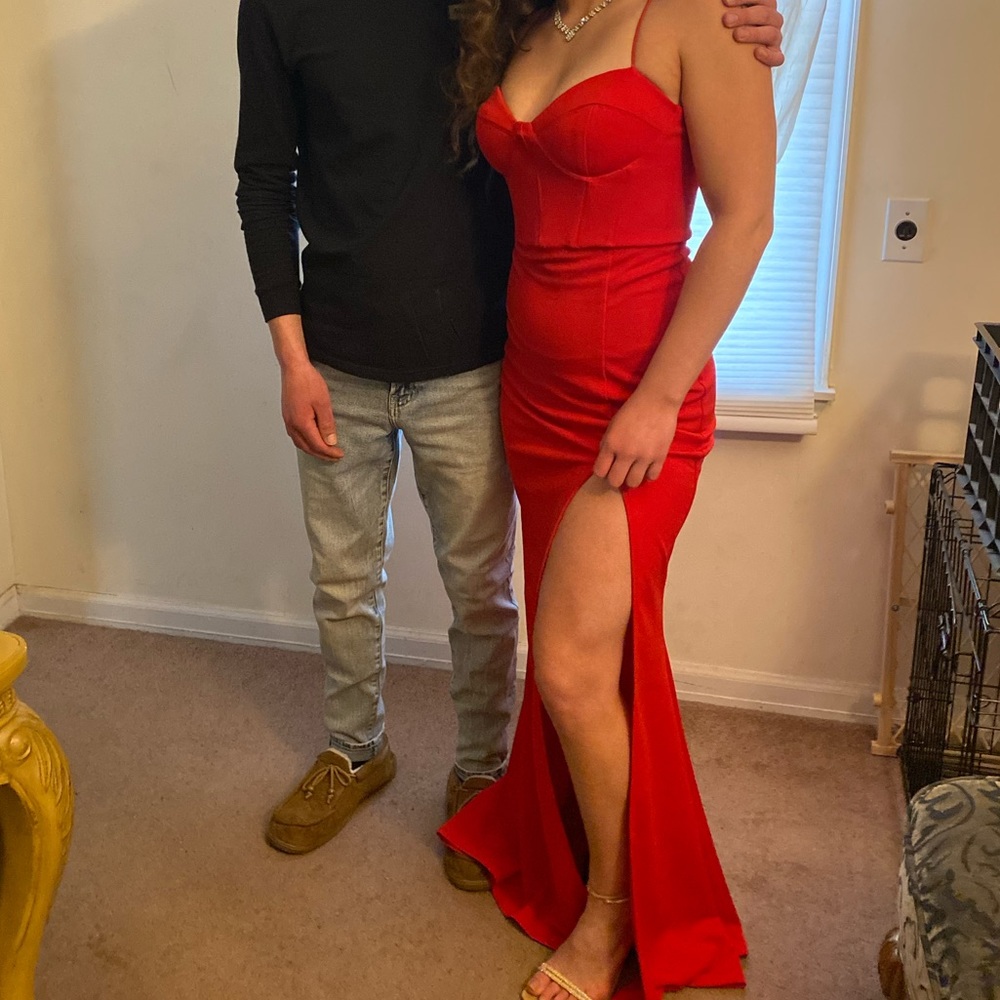 Red simple Windsor dress